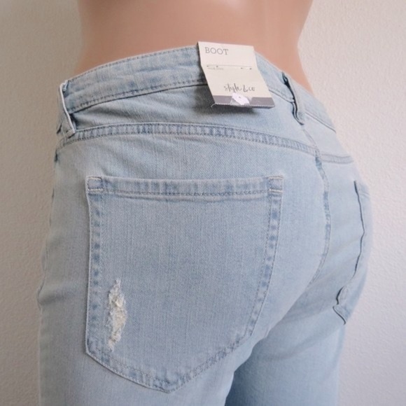 STYLE & CO Jeans Women DISTRESSED Mid Rise Curvy Boot Plus Size 18 NWT - Picture 1 of 3